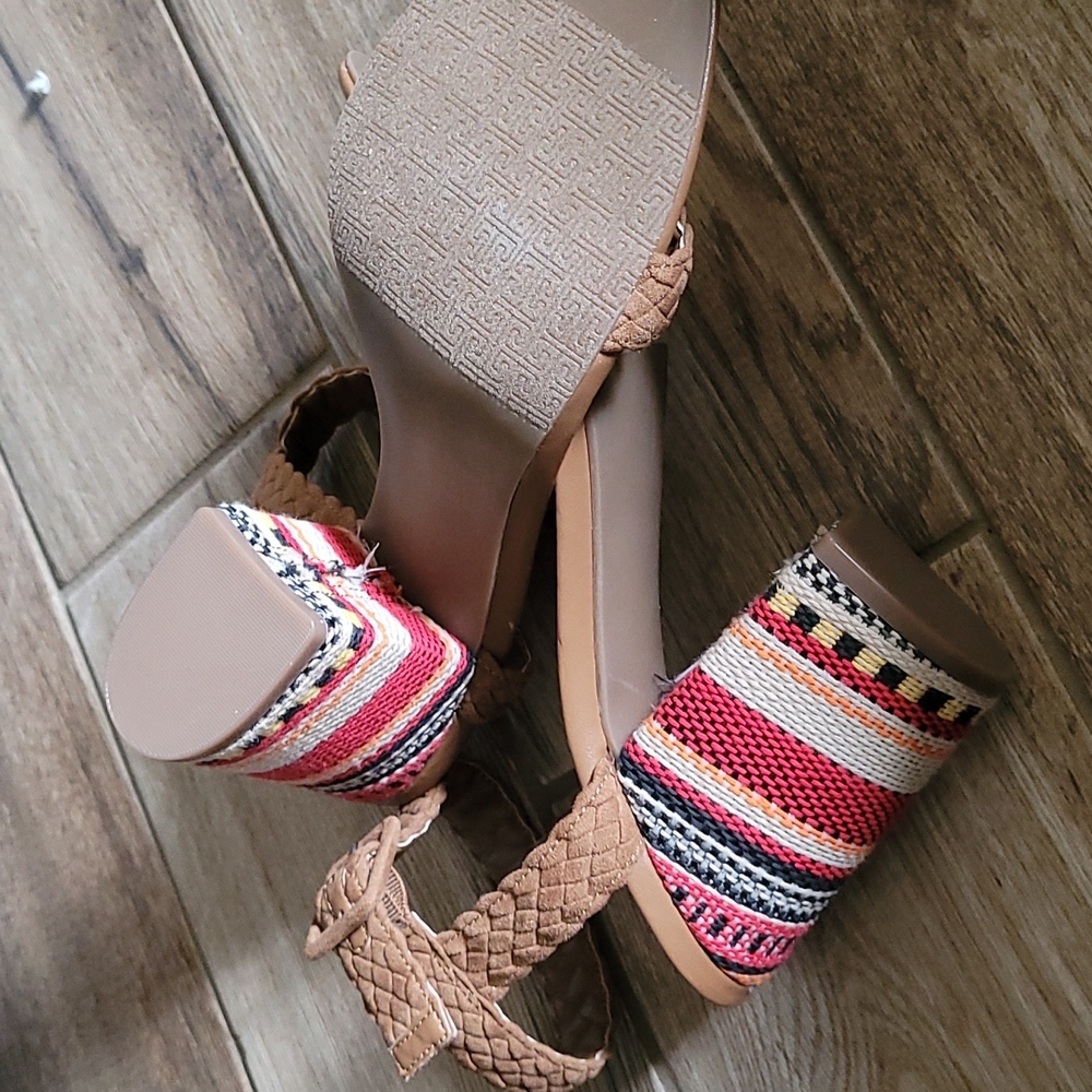 Crown Vintage Heels 9.5 - Picture 4 of 7